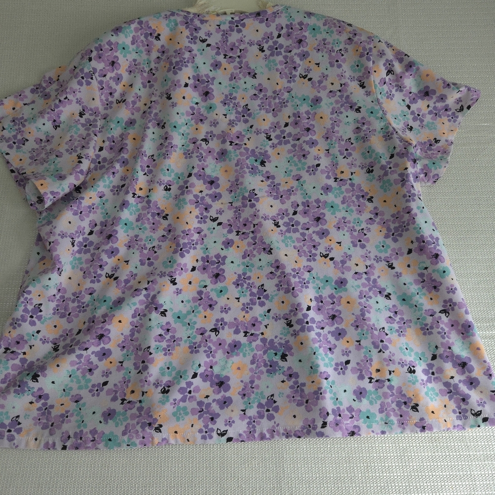 Willow Brook Floral Flowers Scrub Top Shirt Pockets Adult Women's 2XL - Picture 8 of 10